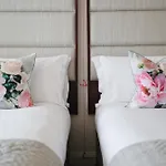 韦斯特伯里酒店
