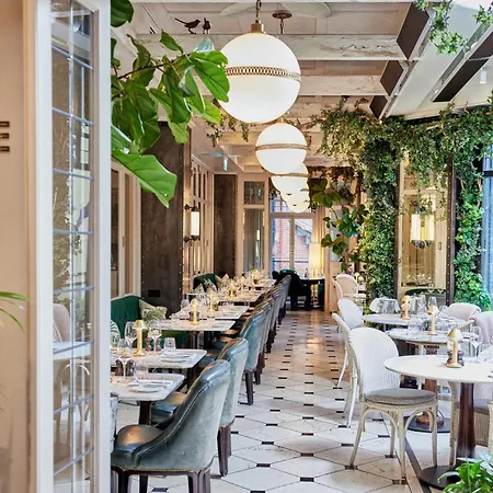 The Westbury Ξενοδοχείο 5*