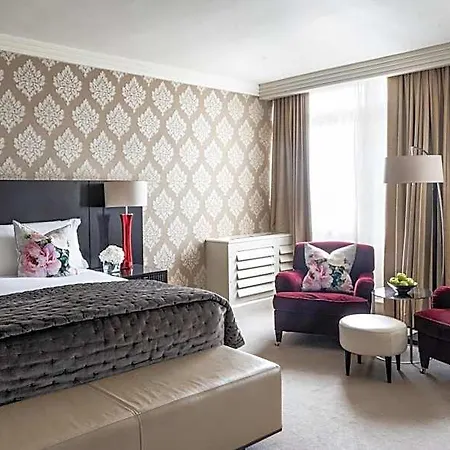 The Westbury 5*